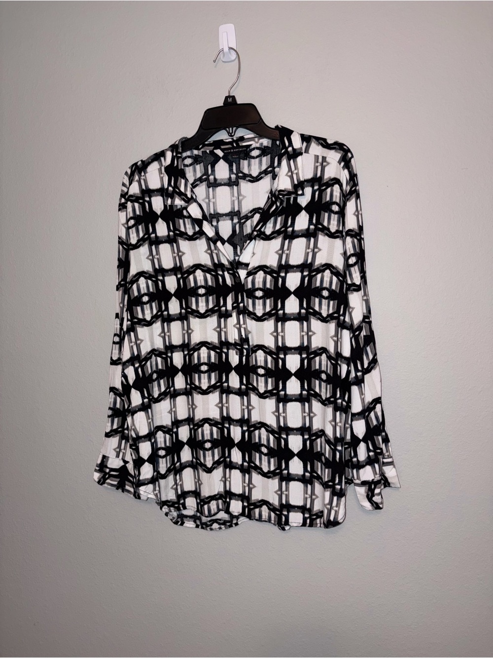 Rock & Republic Quarter Button Top Size L